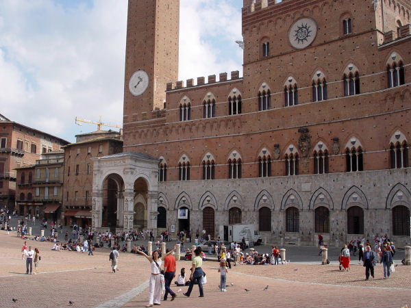 ein Ausflug nach Siena gehört einfach zum Toskana Urlaub